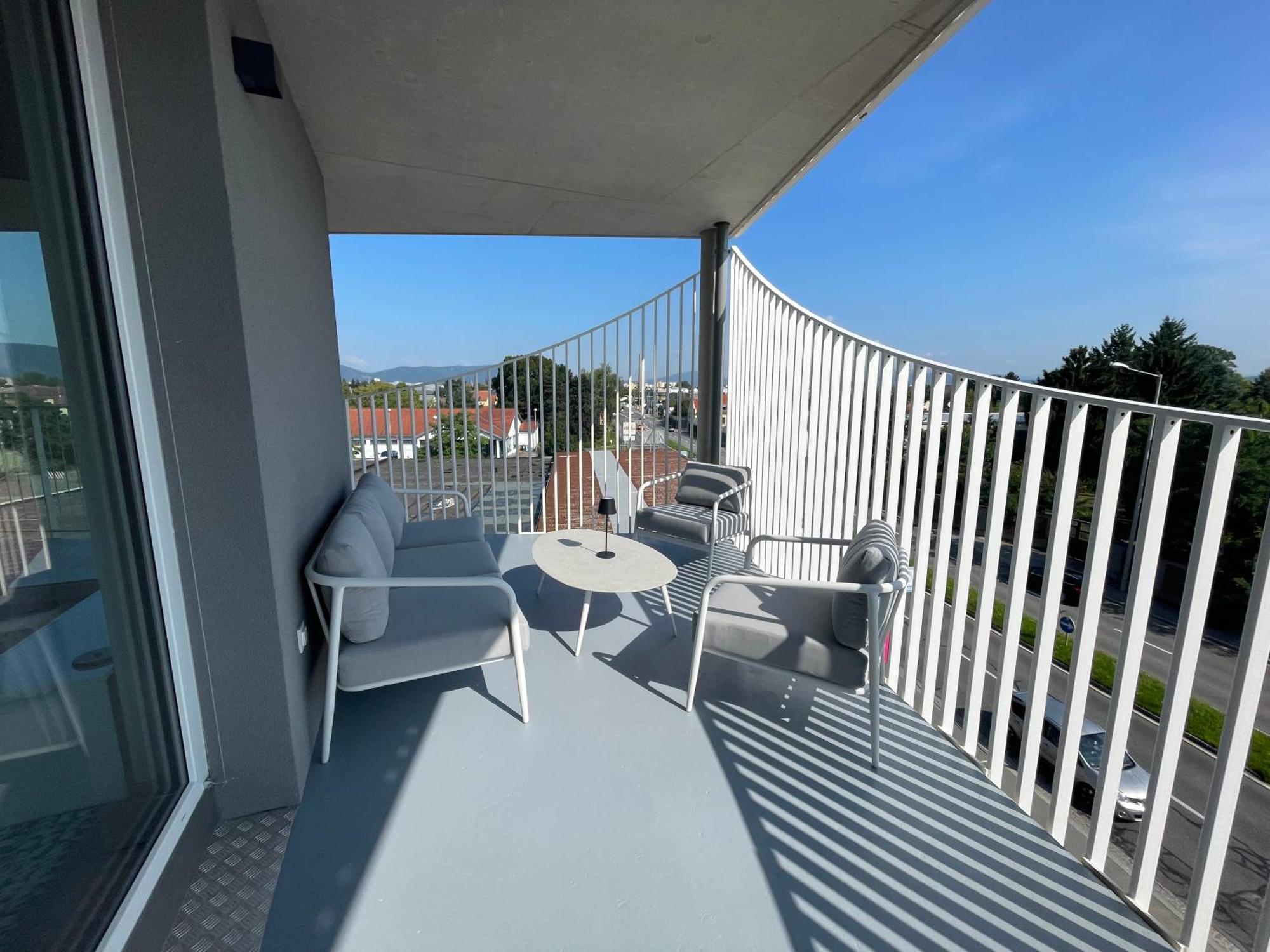 Appartement Luxusapartment Mit 40 Qm Terrasse, E-parkplatz Und Parkplatz *